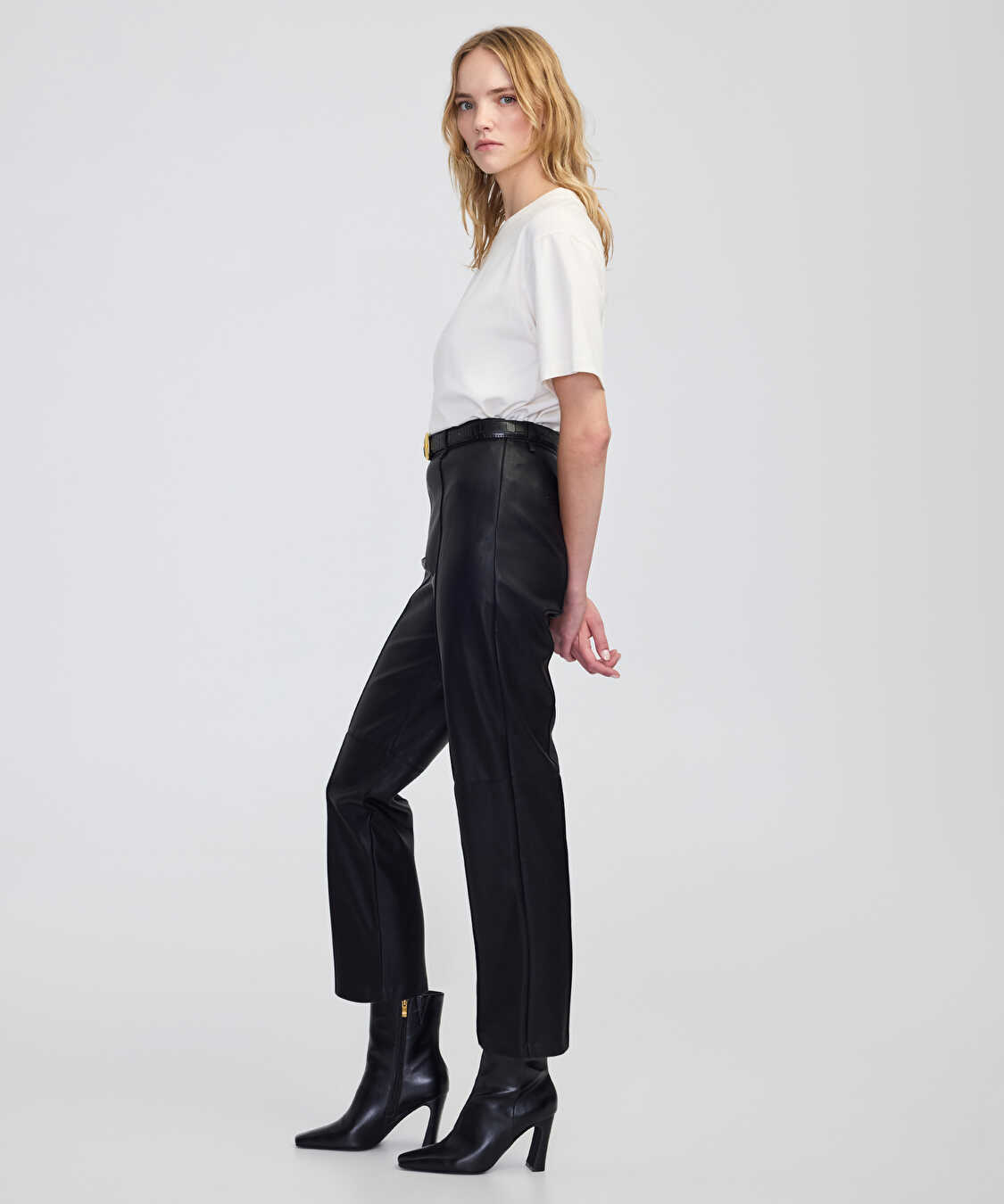 Deri görünümlü straight fit pantolon - IW6250003223001 - Siyah Pantolon