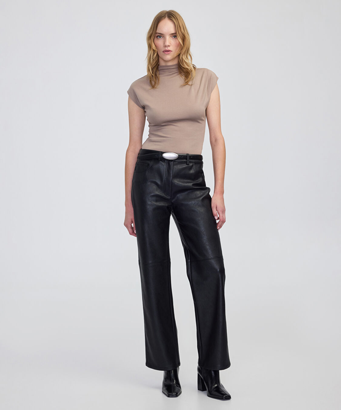 Dik yaka body - IW6250070103023 - Bej Tişört