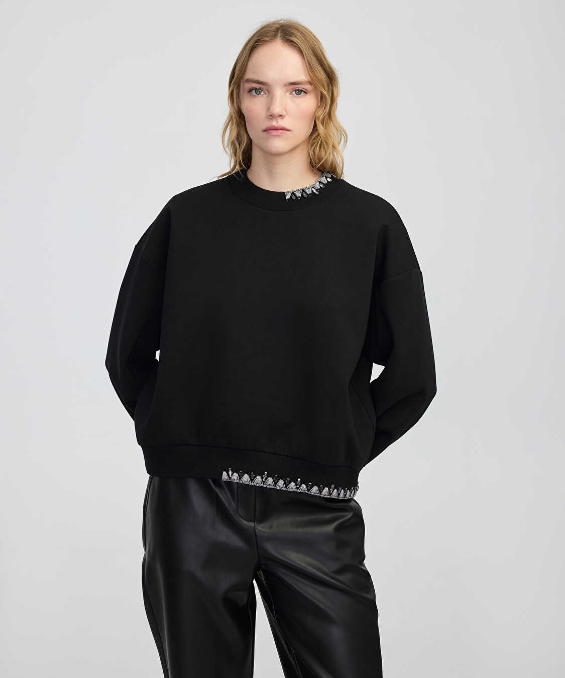 İşlemeli sweatshirt - IW6250091054001 - Siyah Sweatshirt