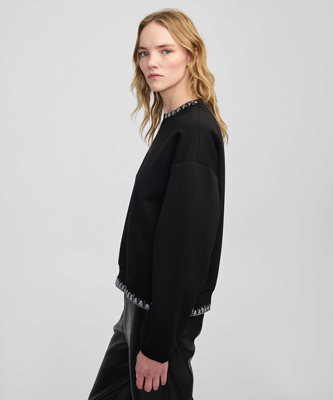 İşlemeli sweatshirt - IW6250091054001 - Siyah Sweatshirt