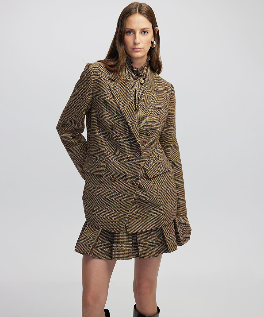 Broş aksesuarlı ekose desen blazer  - IW6250106016156 - Sütlü Kahve Blazer