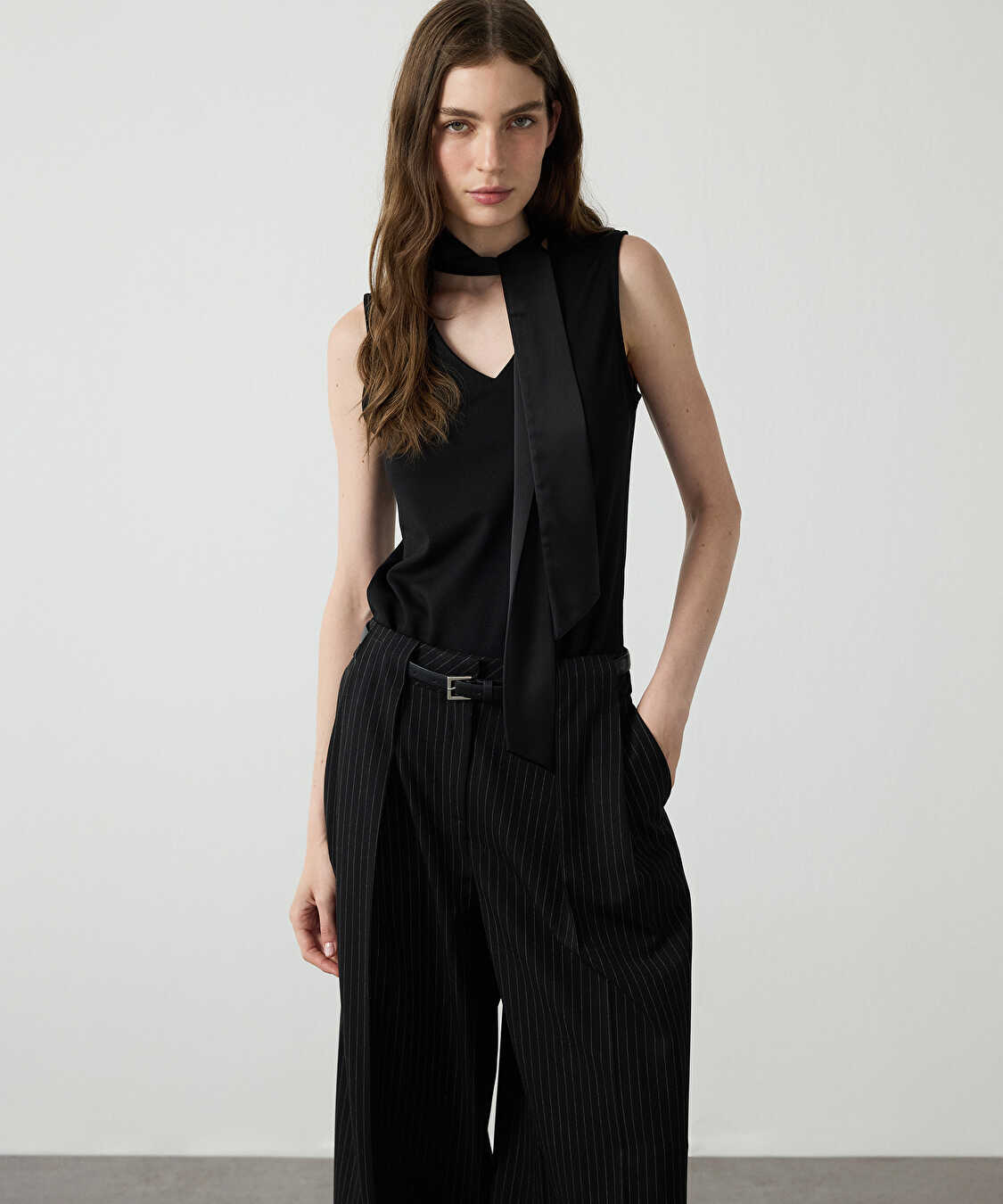 Saten mix fularlı tişört - IW6260070110001 - Siyah Tişört