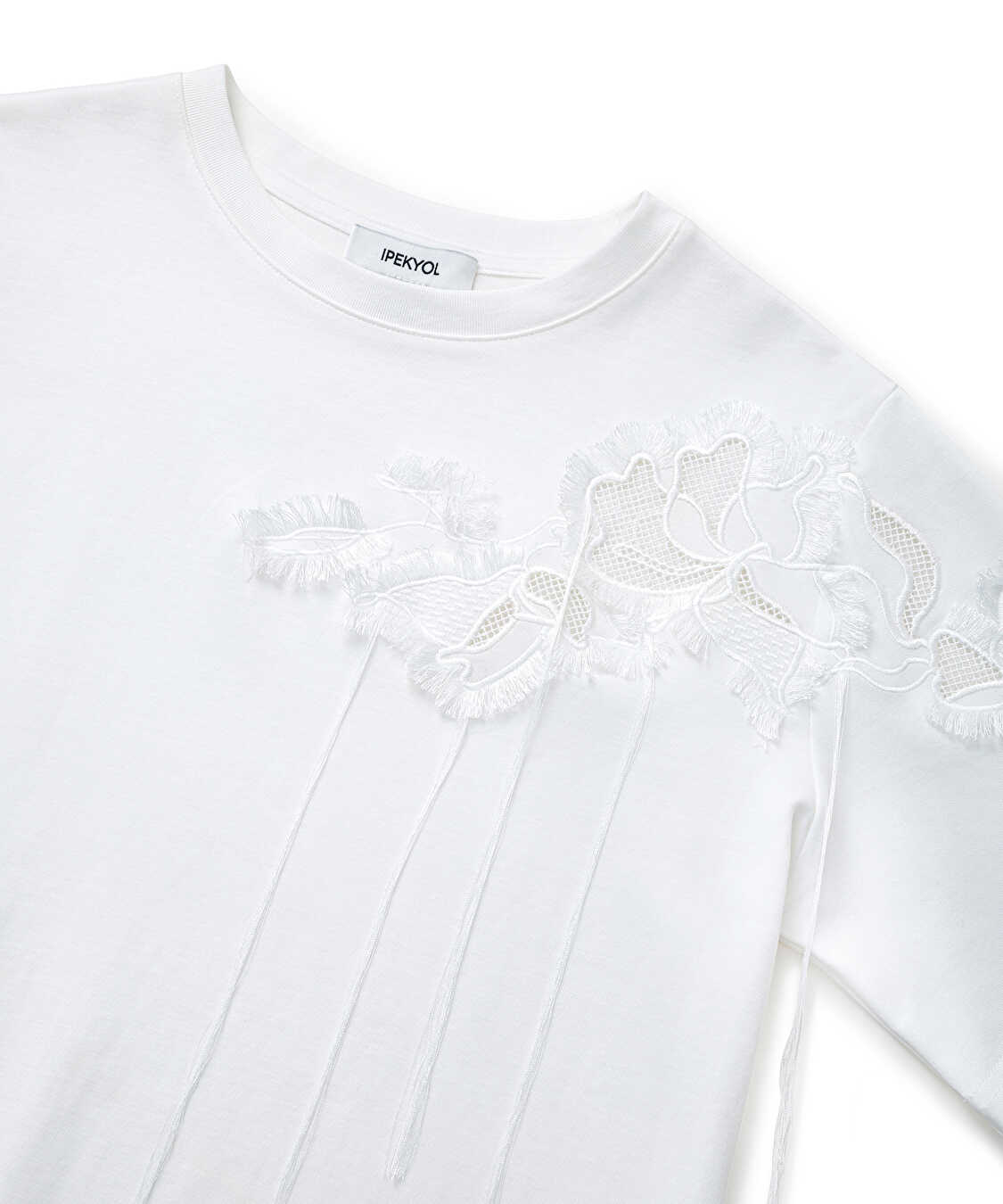 Floral nakışlı püsküllü tişört - IW6260070147002 - Beyaz Tişört