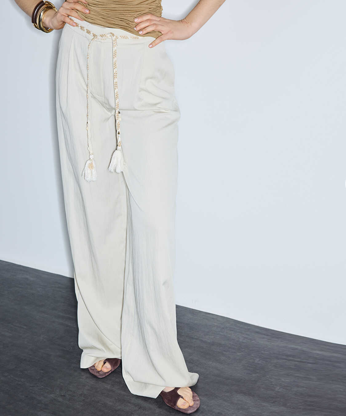 Püsküllü kuşaklı wide leg pantolon - IS1260003204030 - Taş Pantolon