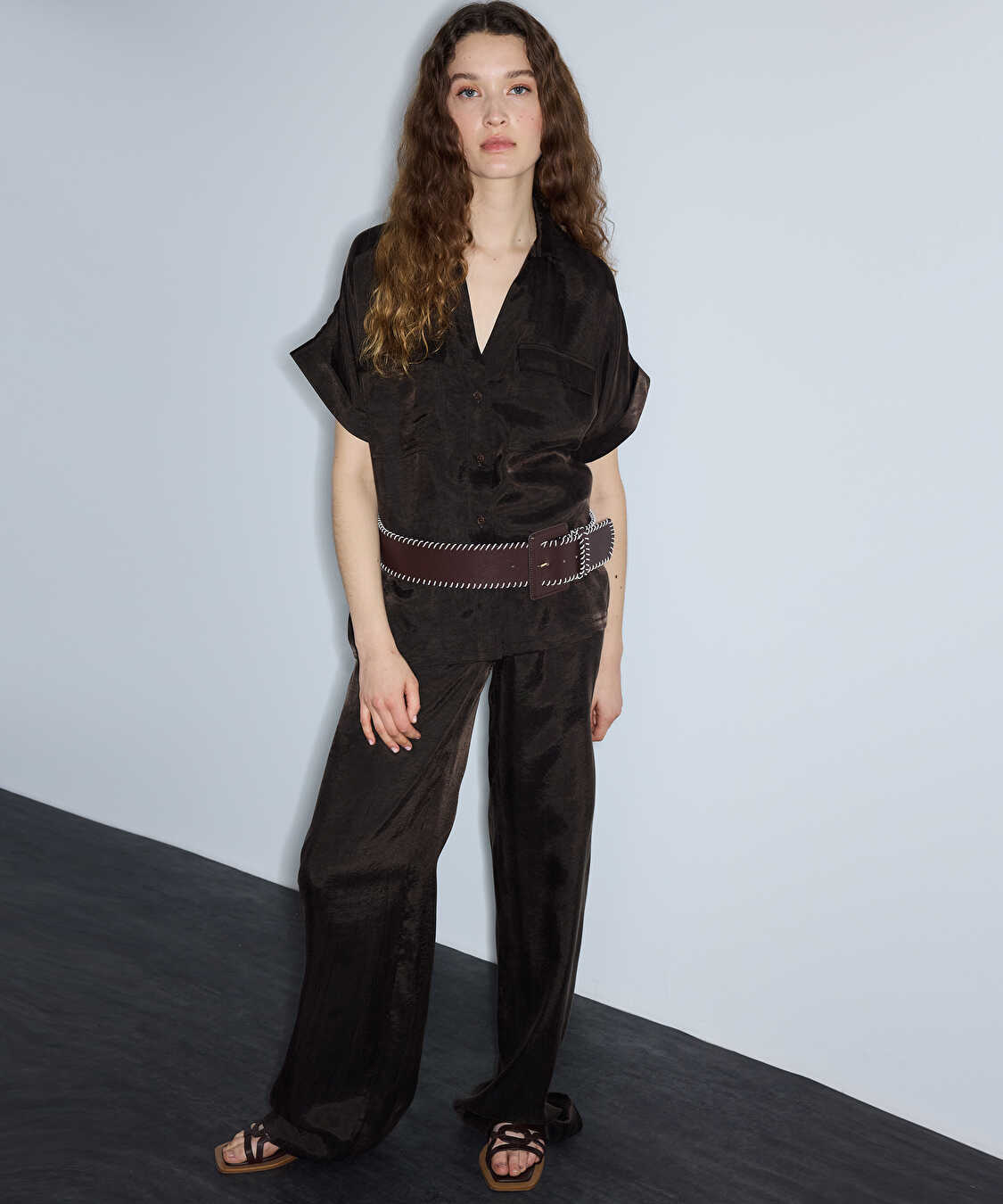 Parlak dokulu wide leg pantolon - IS1260003245074 - Kahverengi Pantolon