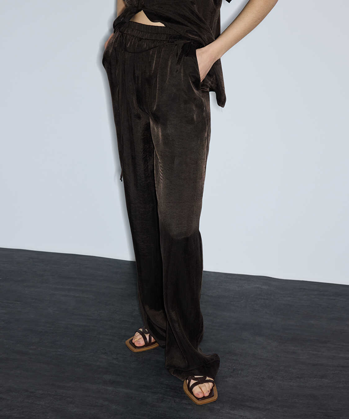Parlak dokulu wide leg pantolon - IS1260003245074 - Kahverengi Pantolon