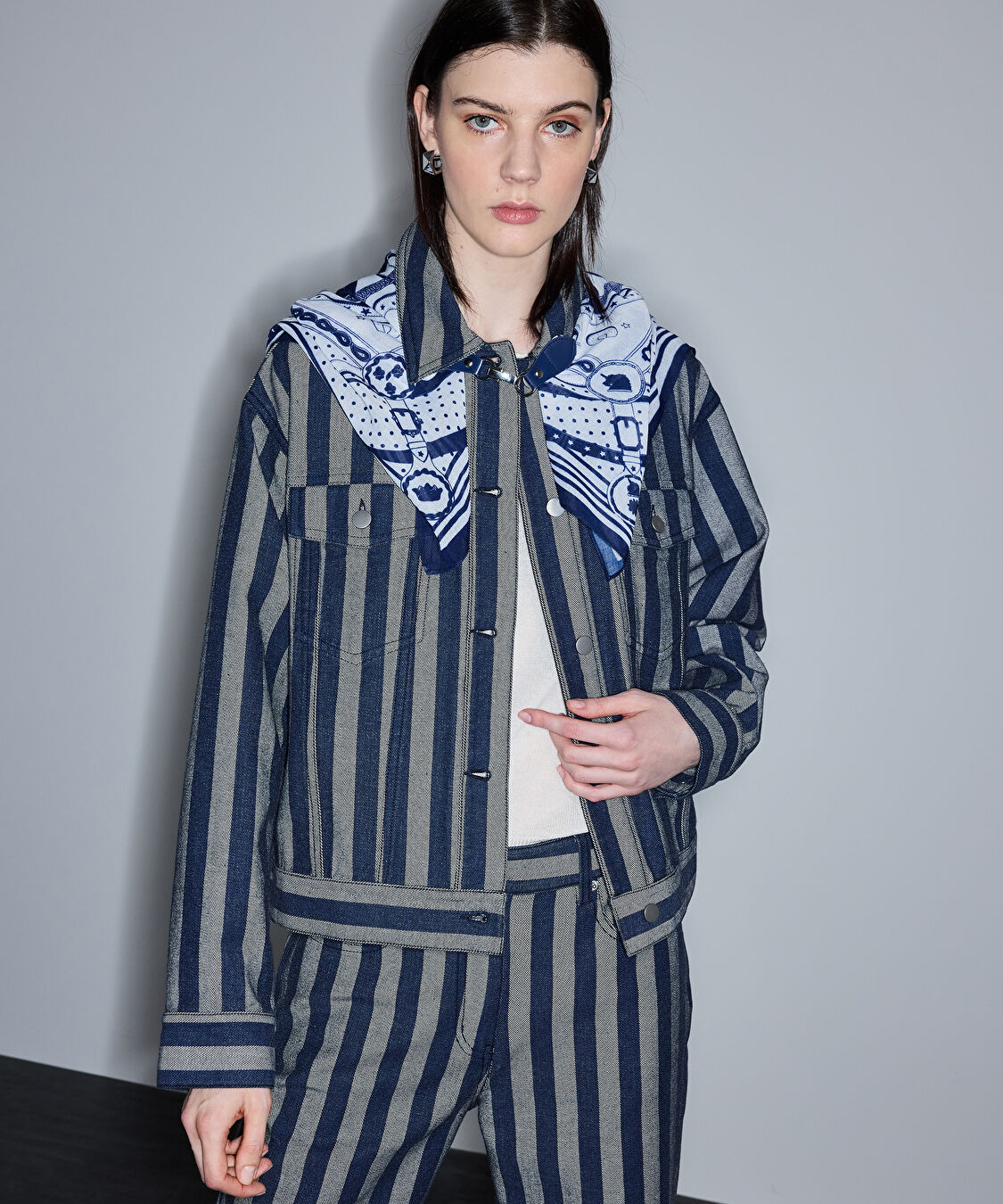 Fularlı ve çizgili denim ceket - IS1260005050629 - İndigo Ceket