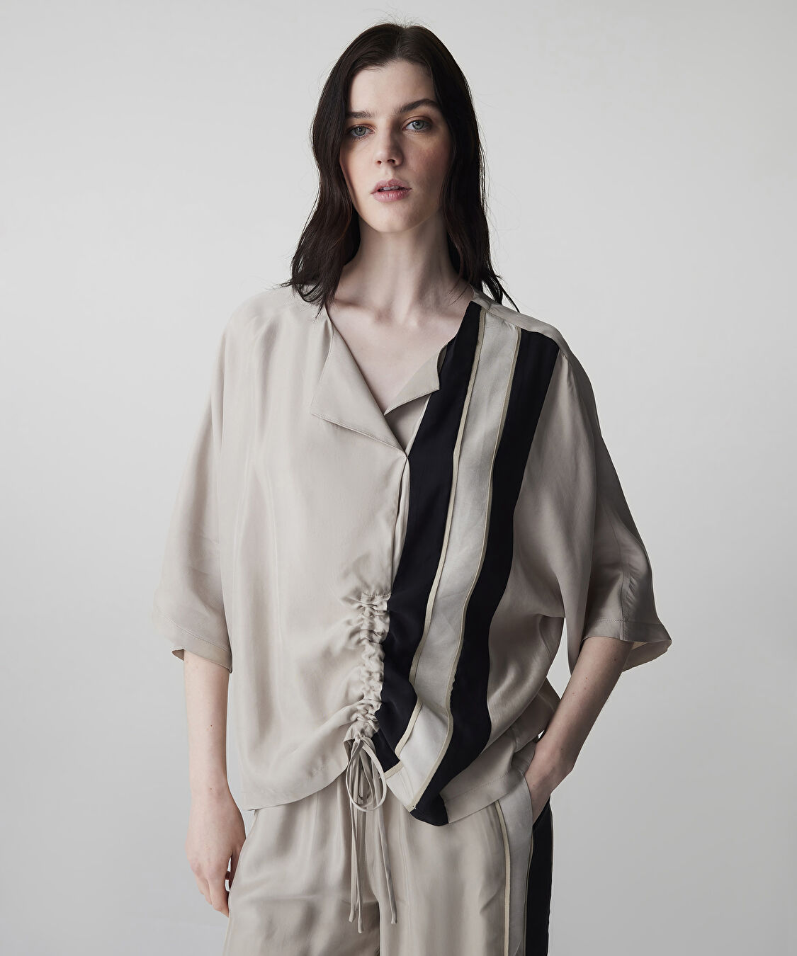 Ayarlanabilir büzgülü colorblock bluz - IS1260006084003 - Natürel Bluz