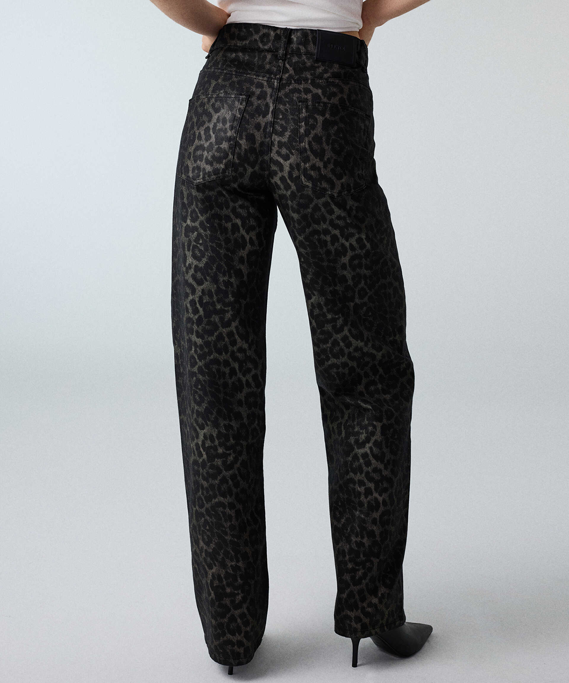 İpekyol Siyah Leopar desen wide leg jean pantolon görsel 4