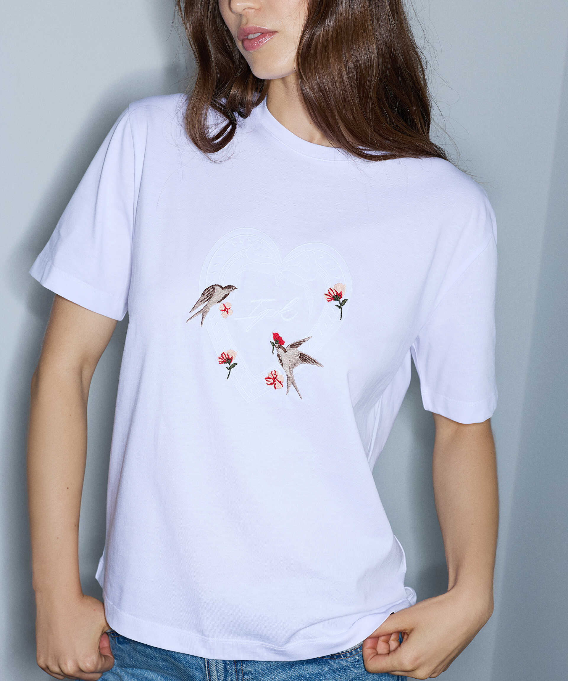 İpekyol Beyaz Monogram nakışlı tişört