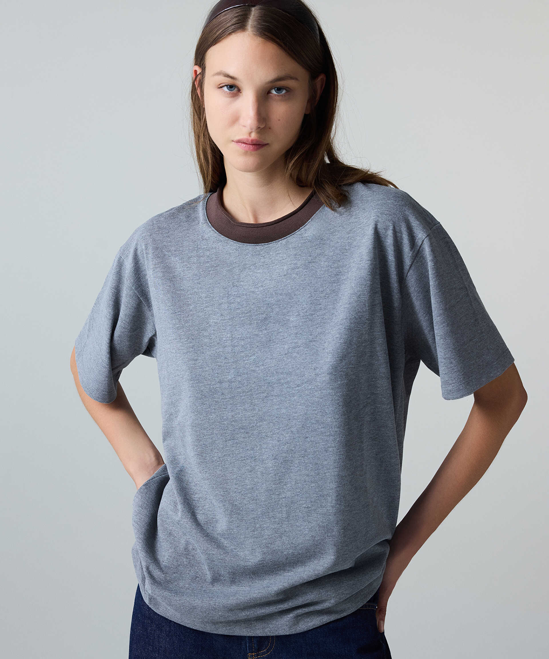 İpekyol Gri Kontrast yaka tişört