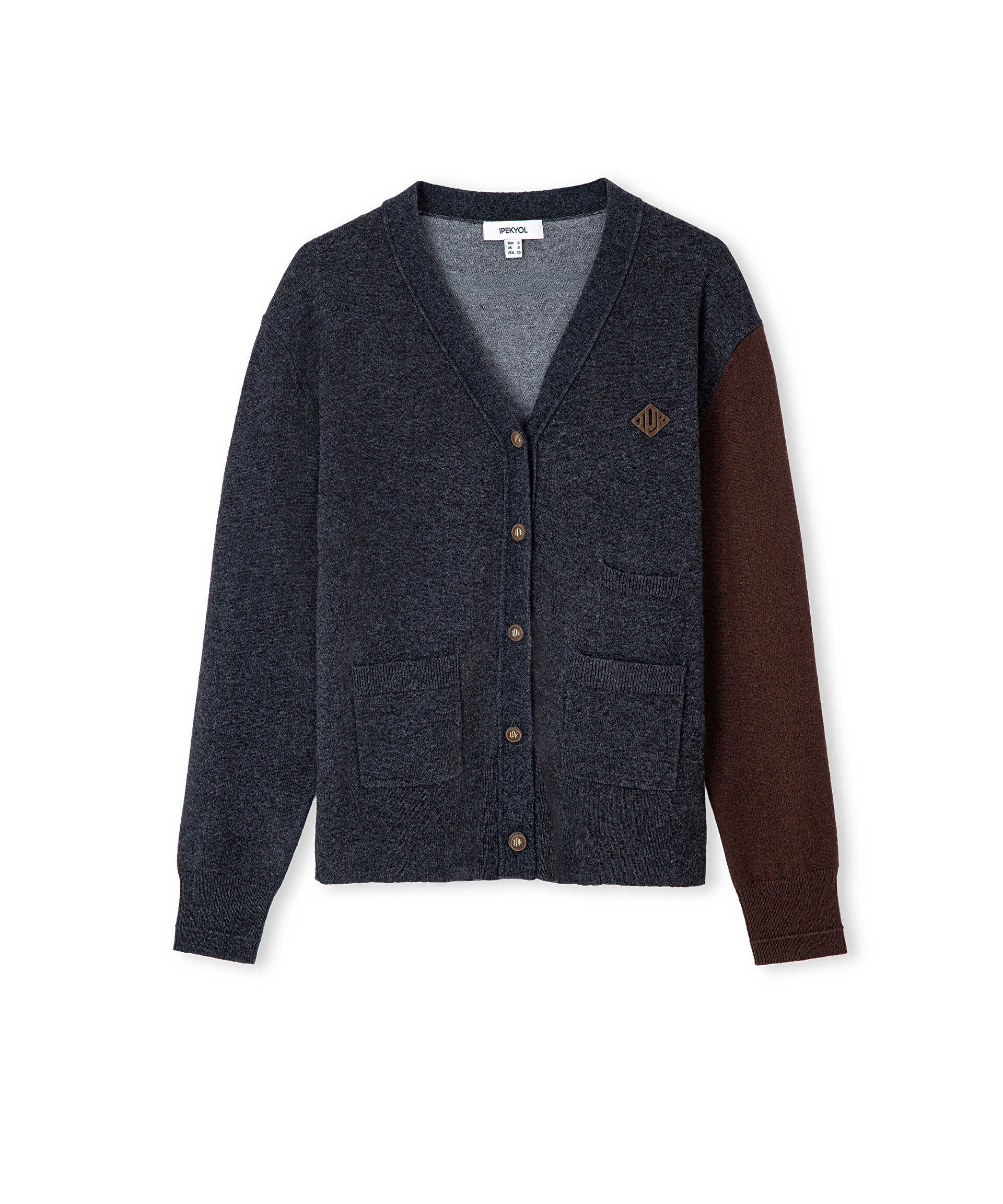 İpekyol Antrasit Monogram broşlu colorblock hırka görsel 6