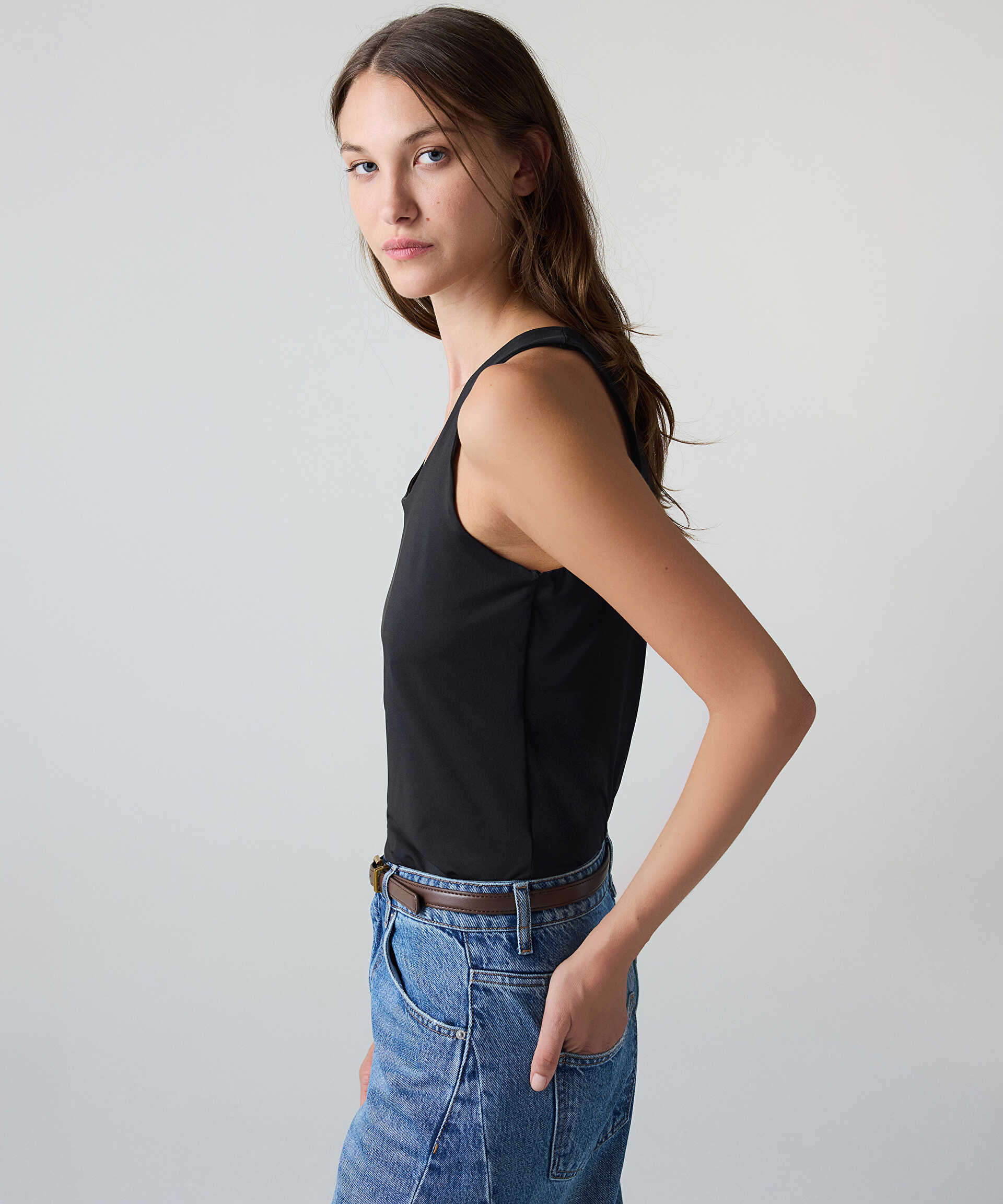 Miss İpekyol Siyah U yaka basic tişört görsel 3