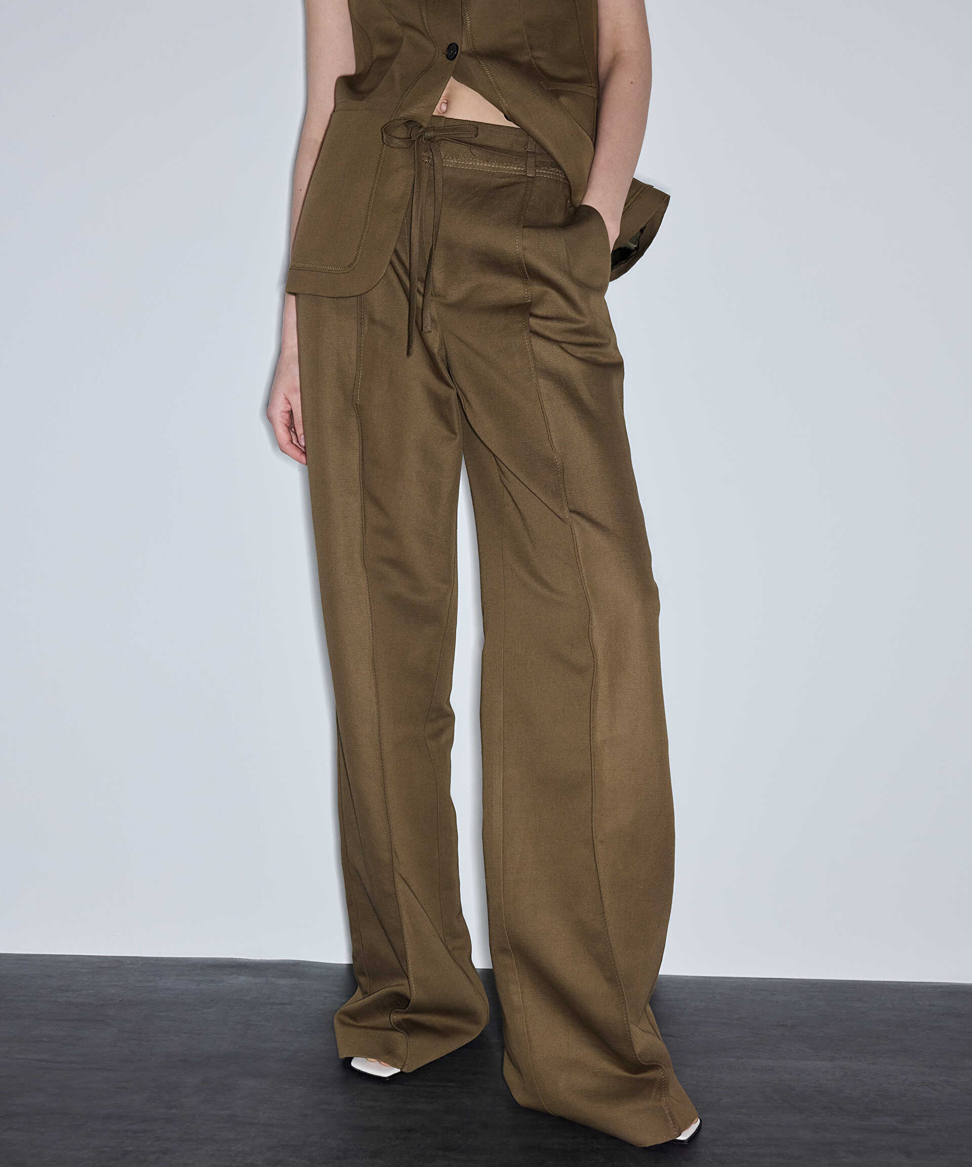 İpekyol Haki İnce kuşaklı wide leg pantolon görsel 3
