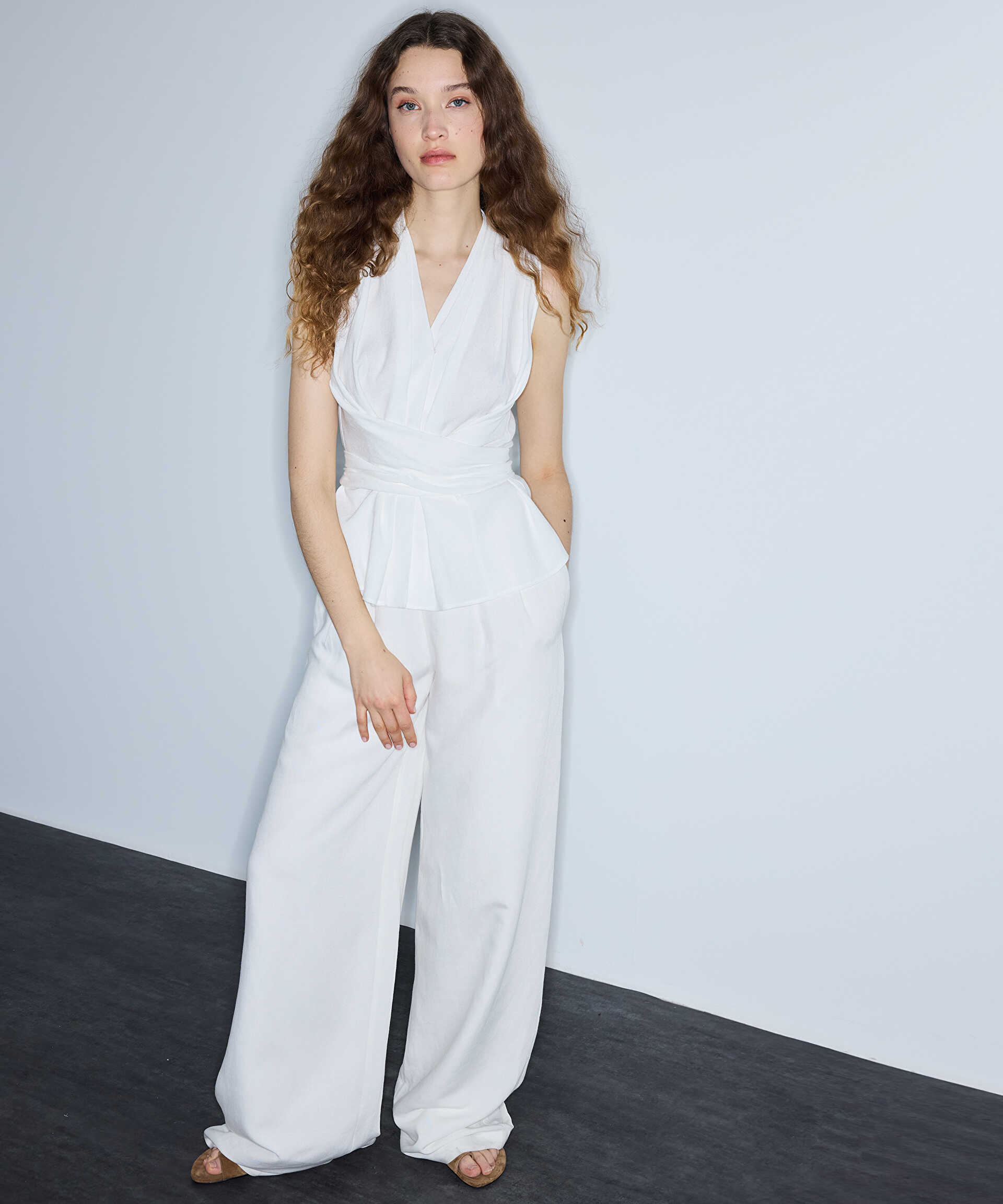İpekyol Beyaz Keten içerikli wide leg fit pantolon