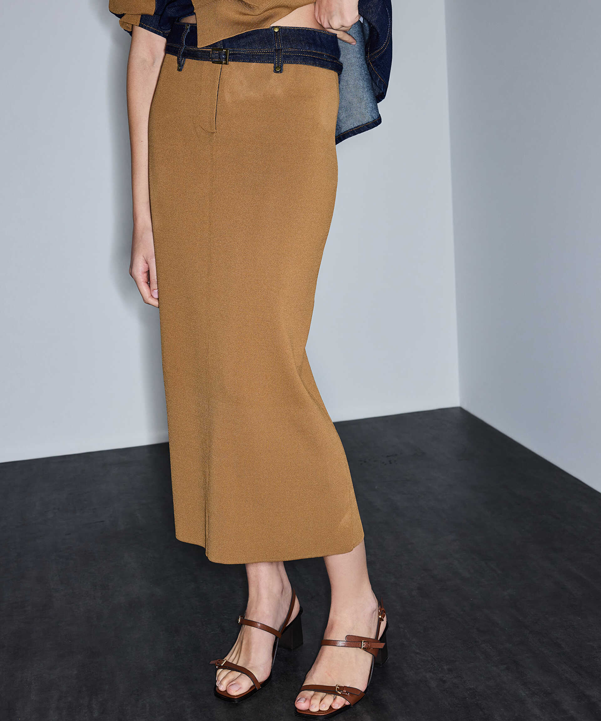 İpekyol Kahverengi Denim mix colorblock etek görsel 3