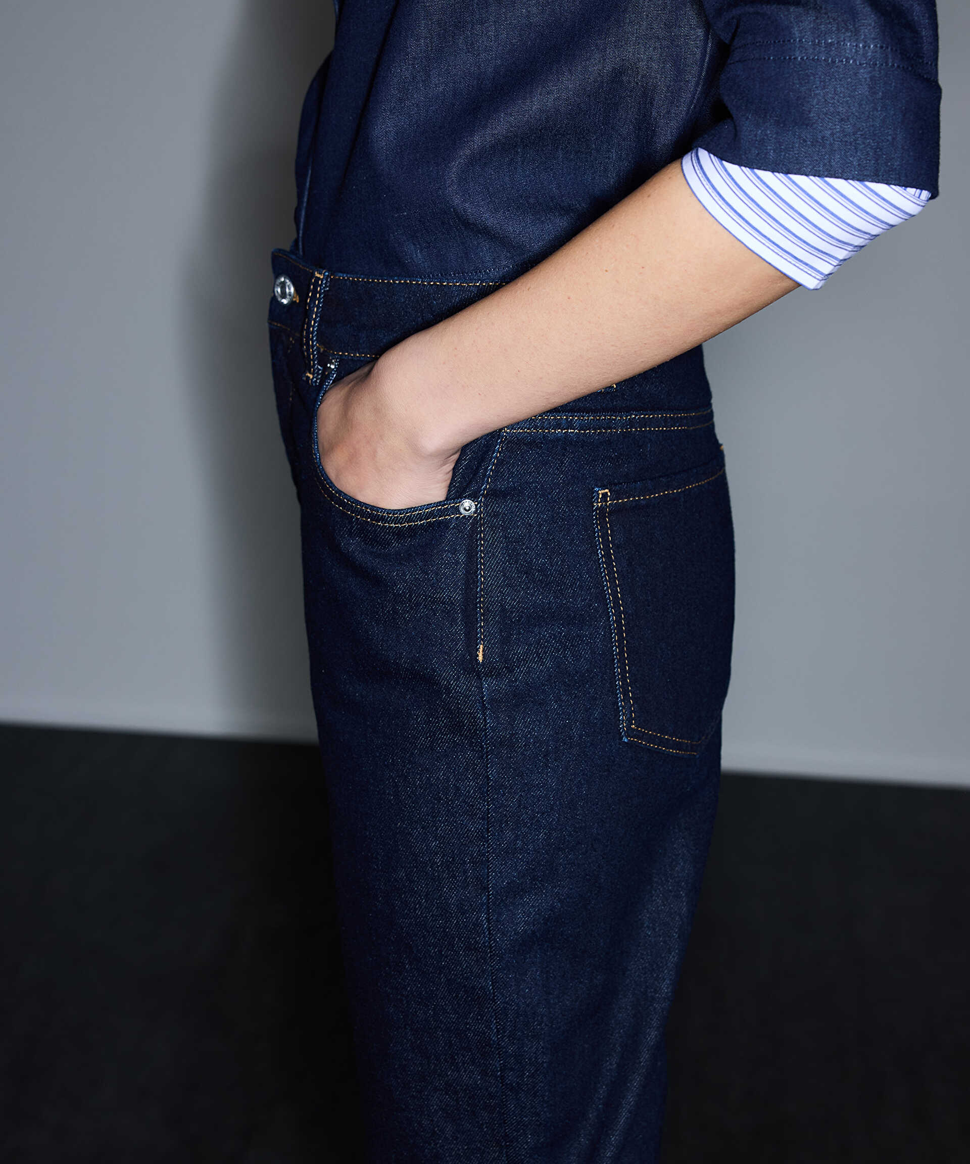 İpekyol Lacivert Mom fit jean pantolon görsel 3