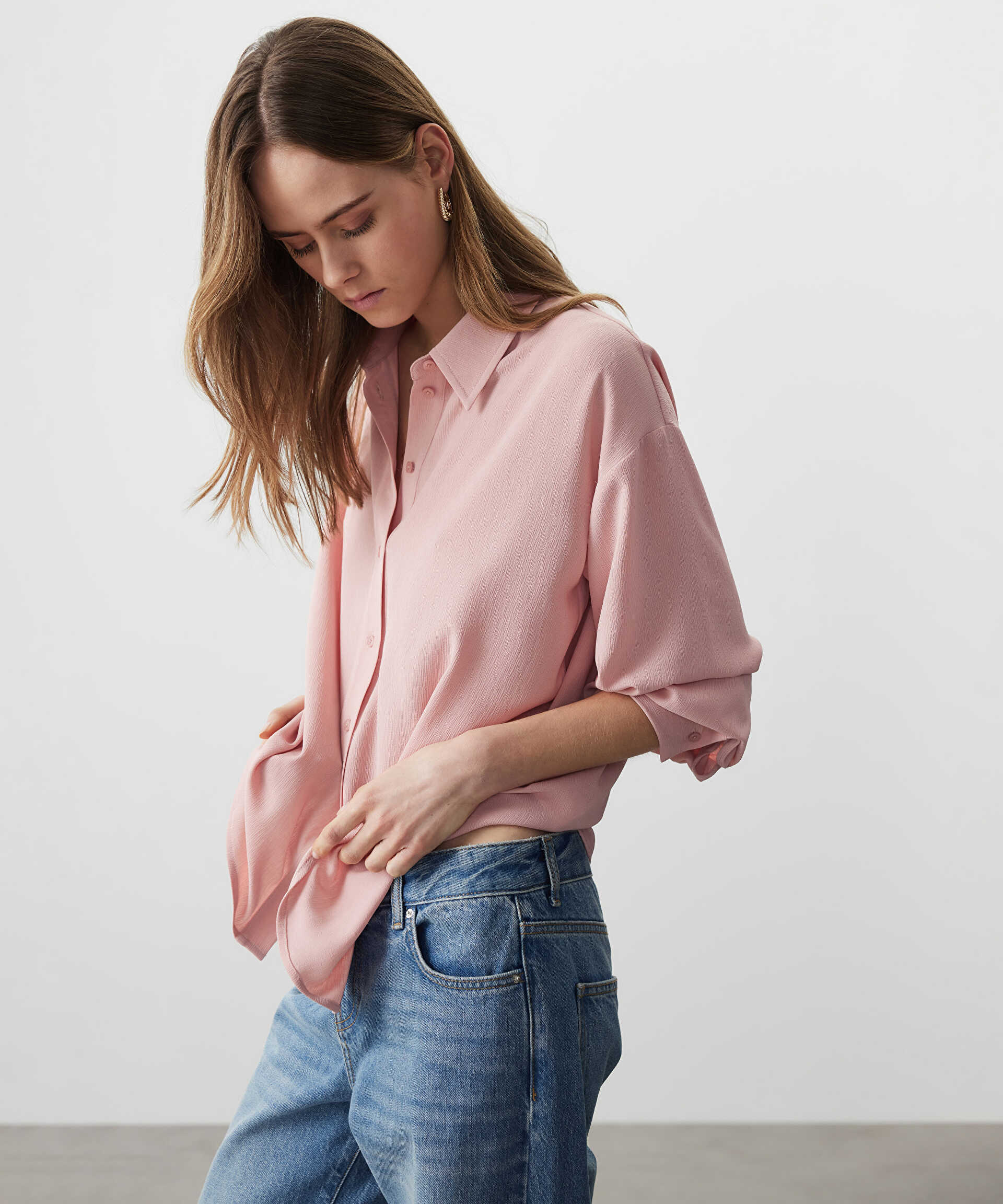 Miss İpekyol Pembe Düşük omuz basic gömlek