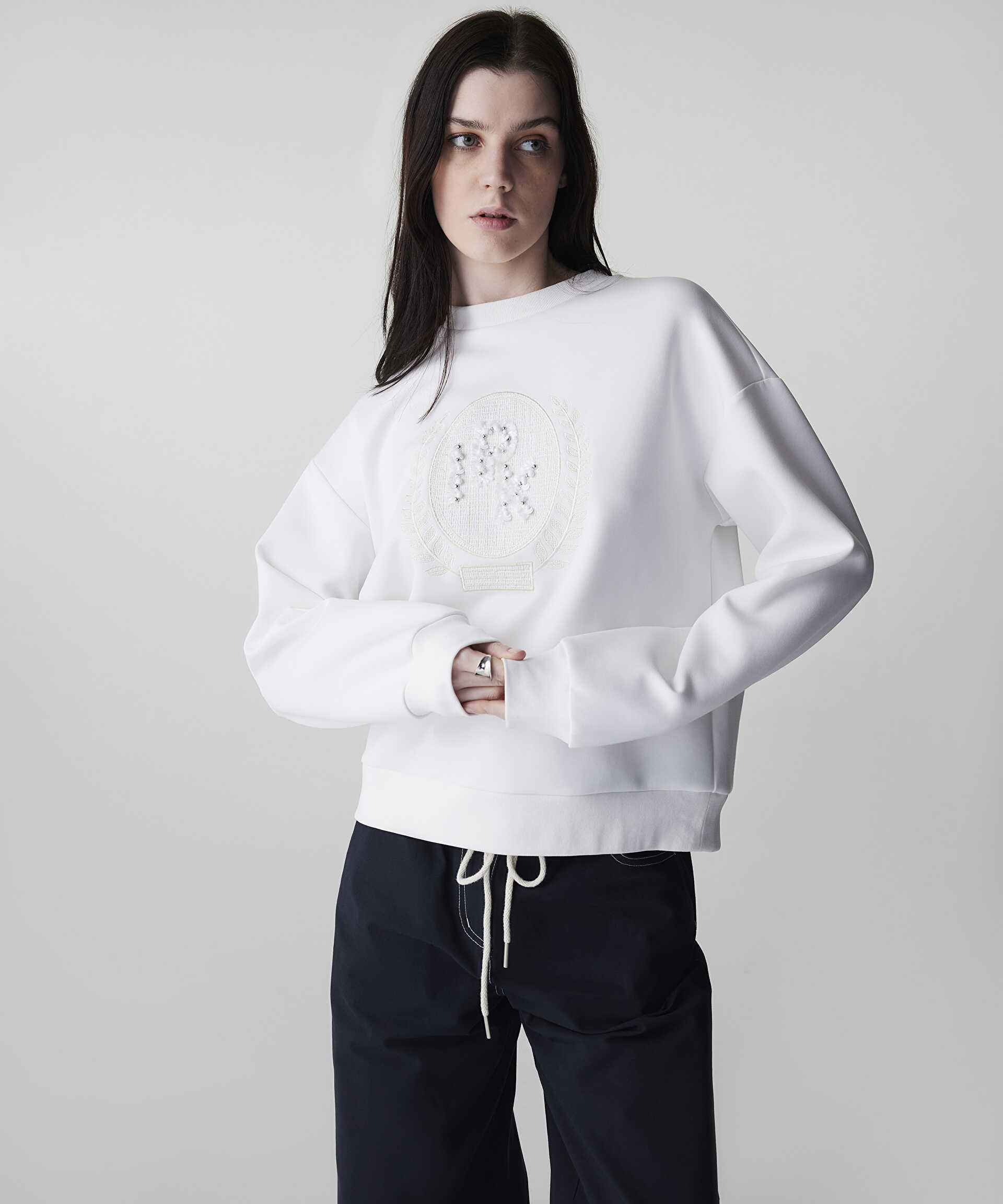 İpekyol Beyaz Nakışlı sweatshirt
