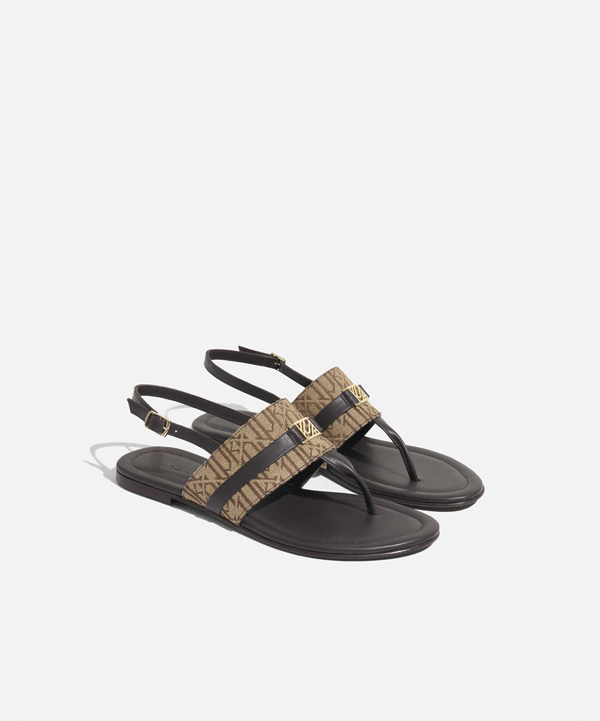 İpekyol Bej Metal tokalı monogram jakarlı sandalet görsel 2