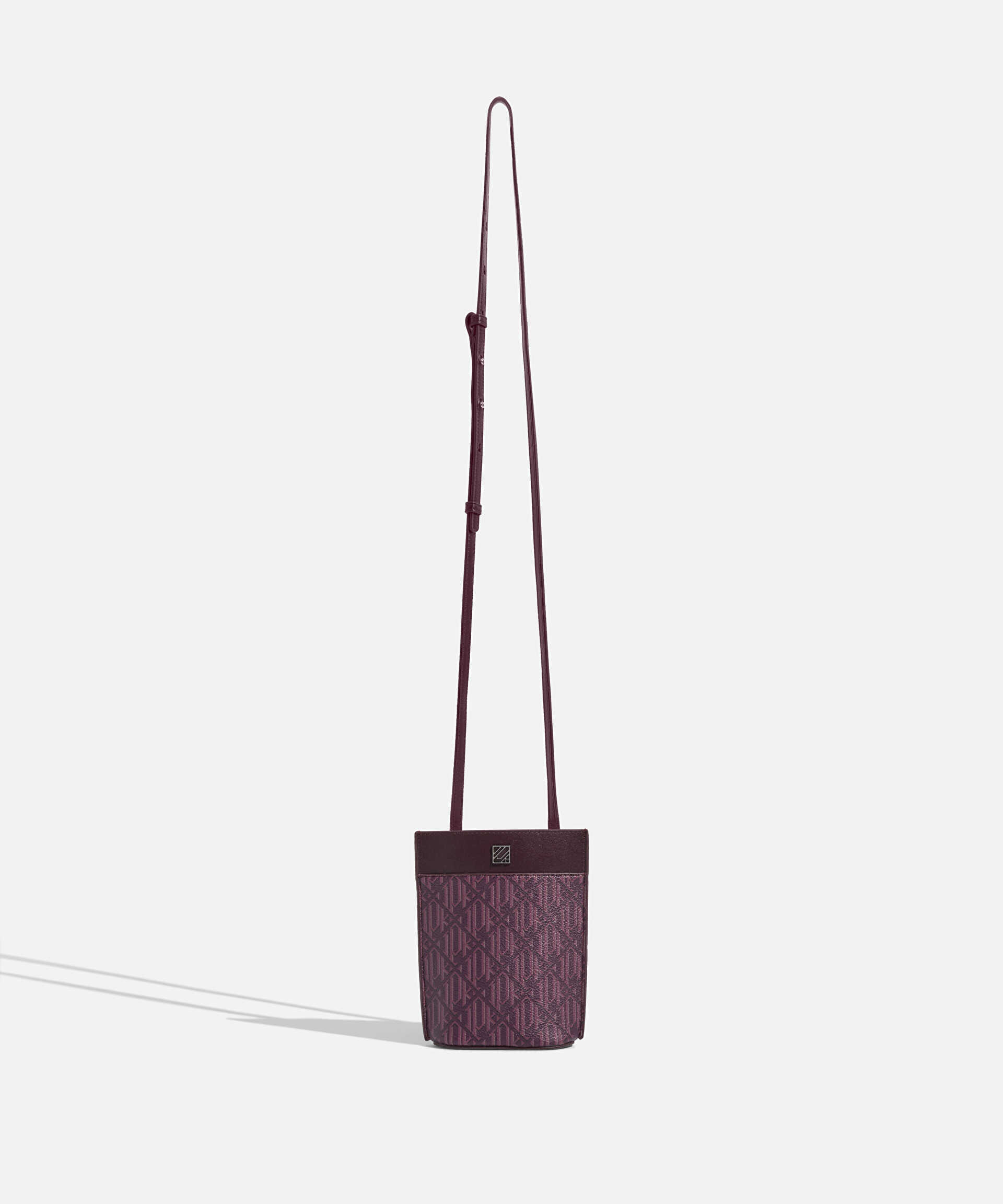 İpekyol Bordo Monogram baskılı telefon çantası