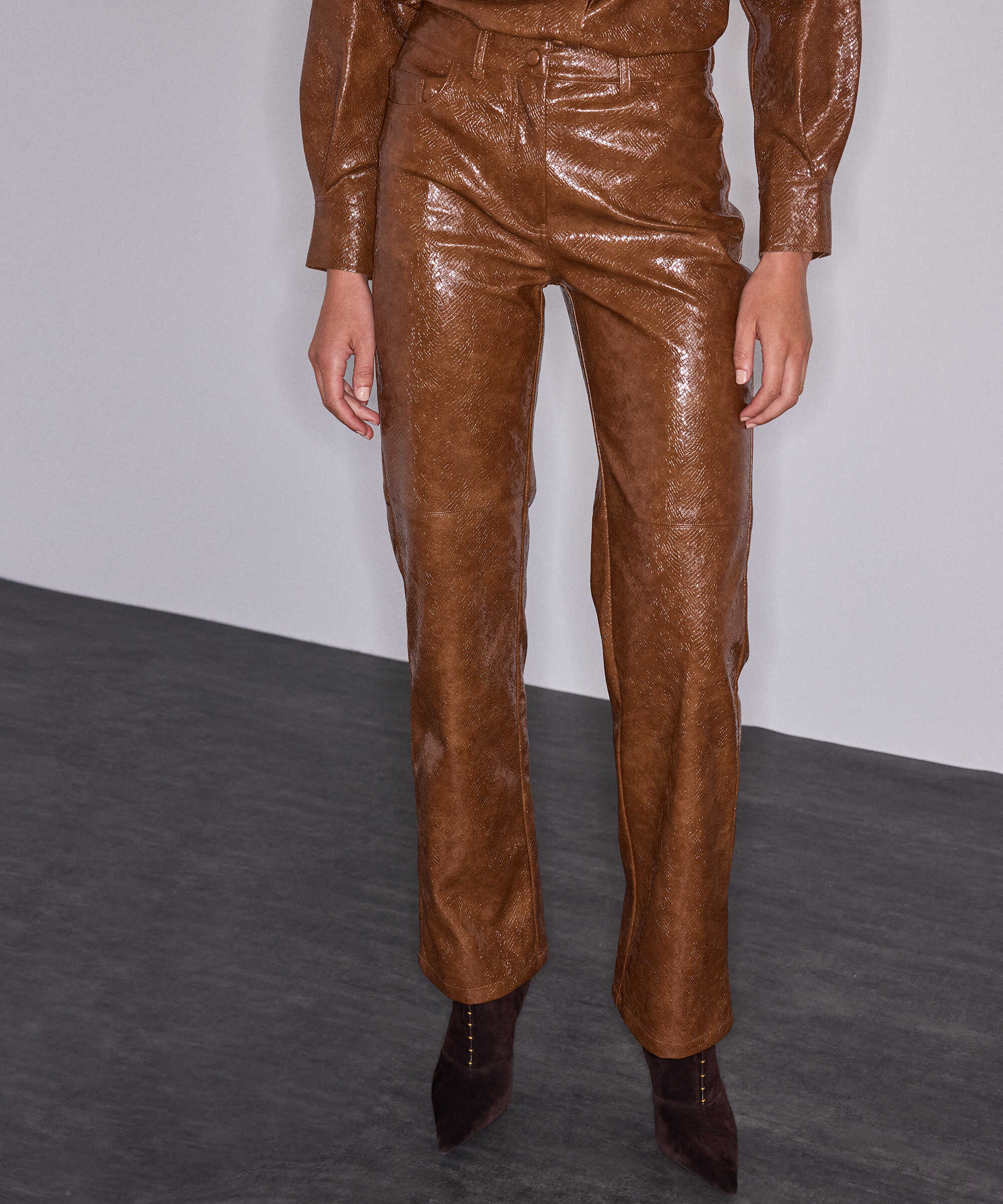 Yılan derisi görünümlü pantolon - IW6260003264041 - Karamel Pantolon