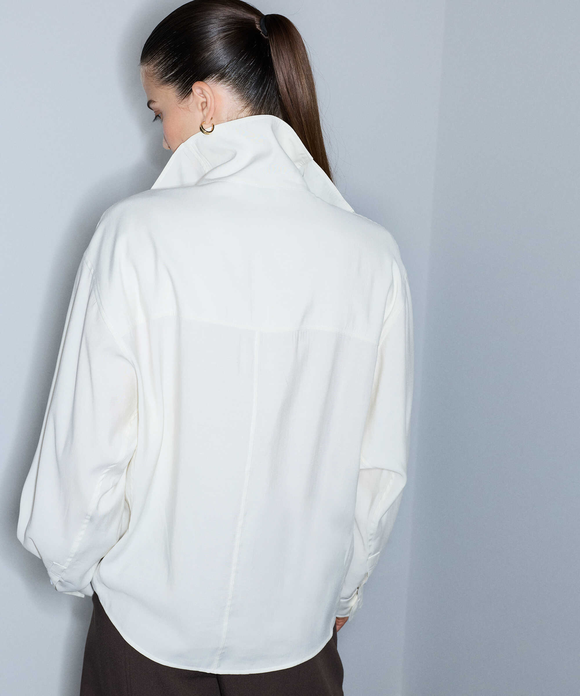 Dökümlü yaka oversize gömlek - IW6260025128018 - Ekru GOMLEK