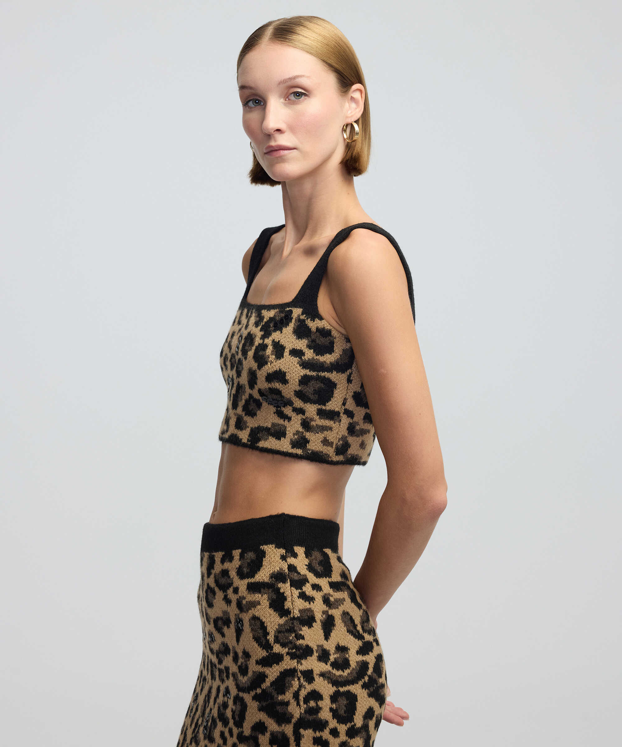 Leopar jakarlı ve işlemeli triko - IW6240050303027 - Kamel Triko Atlet