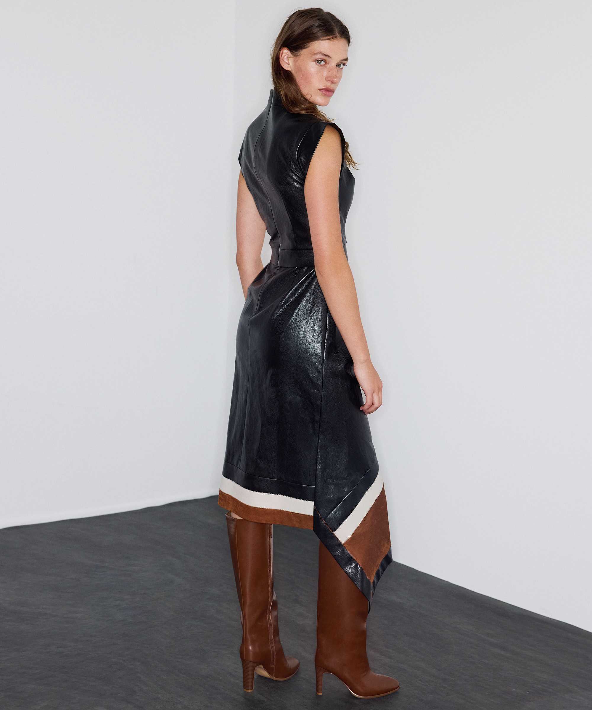 Deri görünümlü colorblock elbise - IW6260002221001 - Siyah Elbise