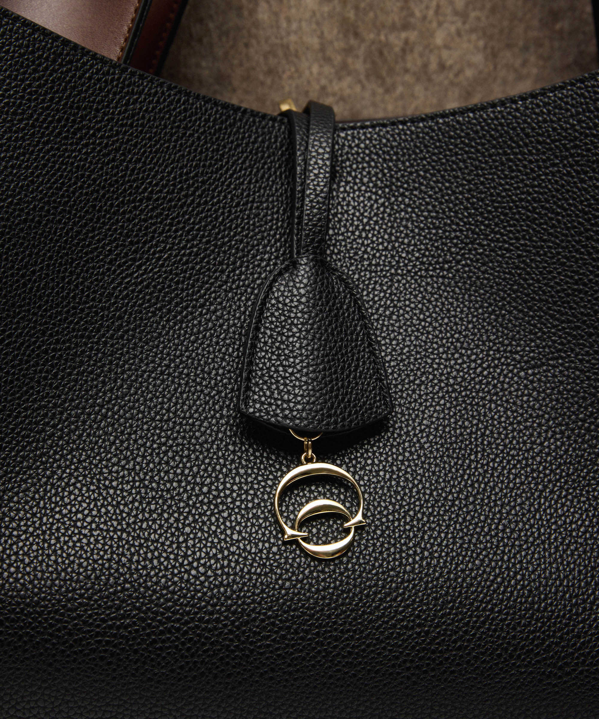 Logolu charm - IW6260072022001 - Siyah Anahtarlık