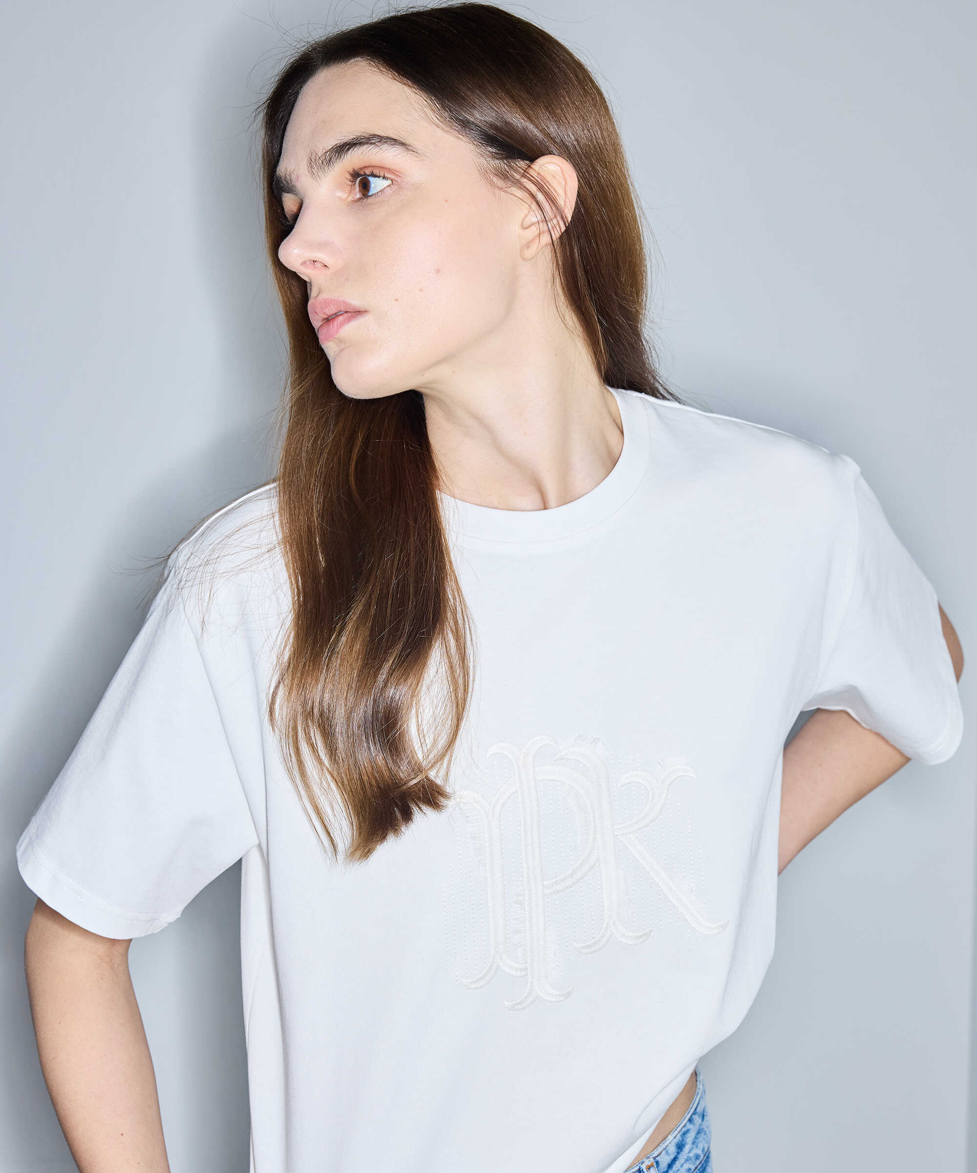 Monogram nakışlı tişört - IS1260070248018 - Ekru Tişört