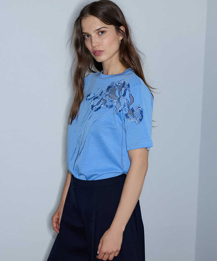 Floral nakışlı püsküllü tişört - IW6260070147028 - Açık Mavi Tişört