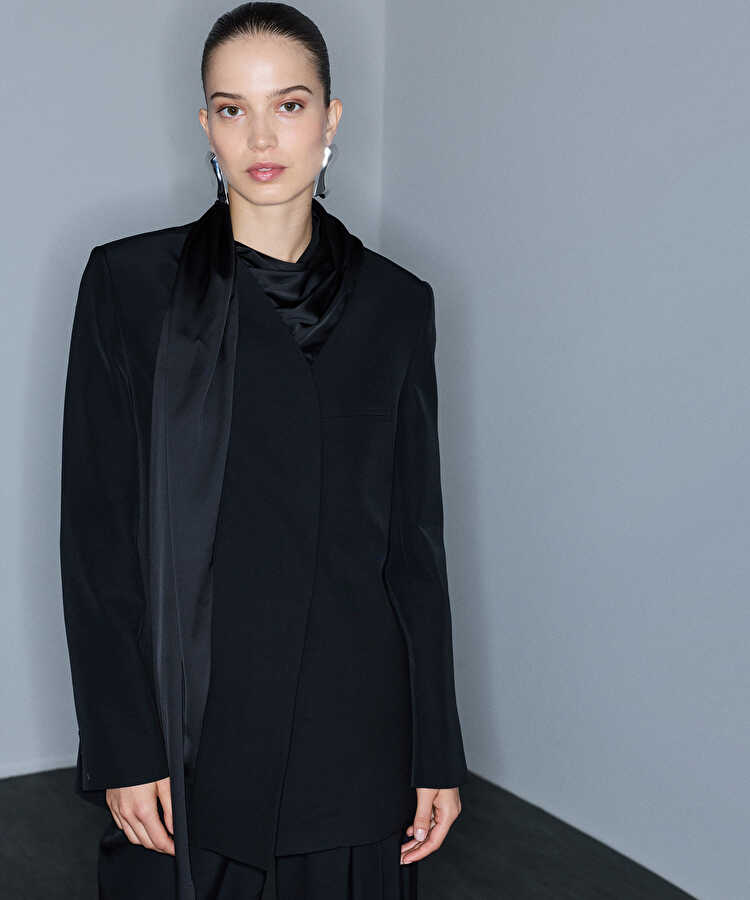 Çıkarılabilir fularlı blazer - IW6260106037001 - Siyah Blazer