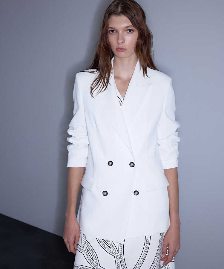 Kontrast düğmeli kruvaze blazer - IS1260106069096 - Kırık Beyaz Blazer