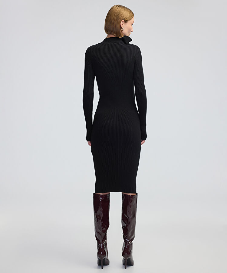 Boyundan bağlamalı triko elbise