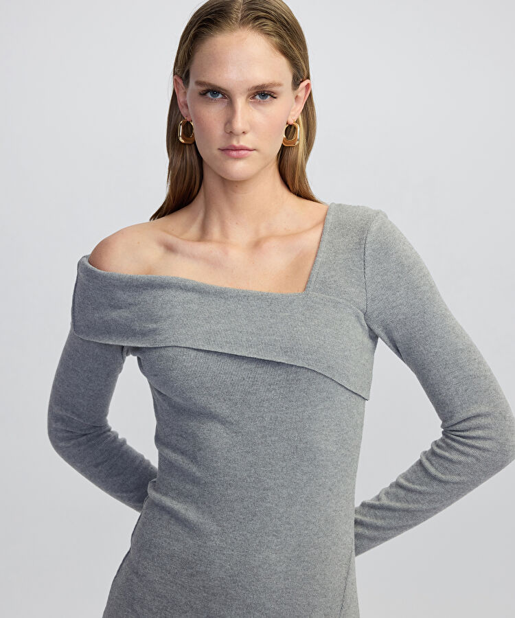 Asimetrik yaka midi elbise