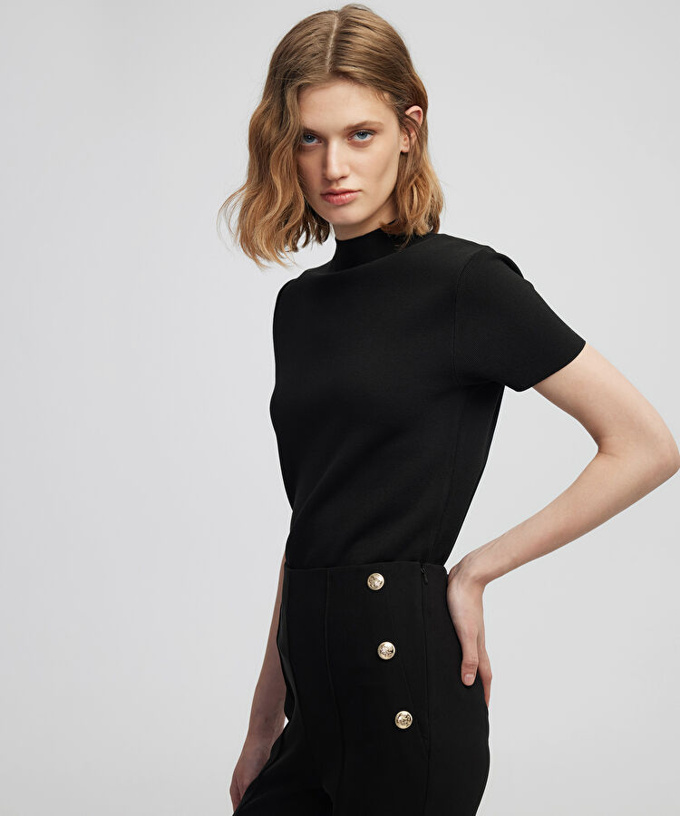 Düğme aksesuarlı pantolon