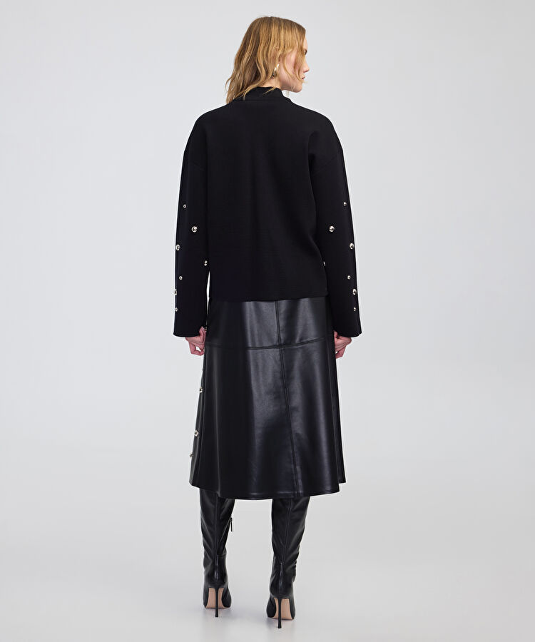 Metal aksesuarlı dik yaka triko — photo 2