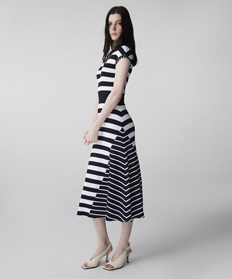 Çizgili triko elbise — photo 4