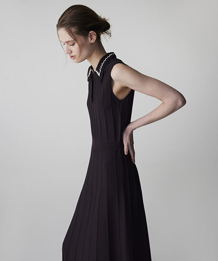 Kontrast yaka triko elbise