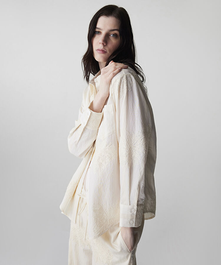 Çiçek nakışlı gömlek — photo 5