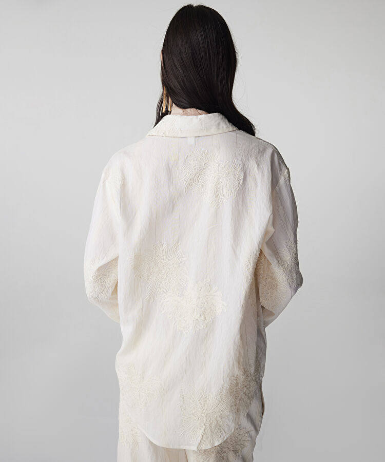 Çiçek nakışlı gömlek — photo 4