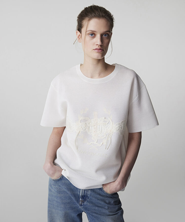 Nakışlı ve aplikeli triko