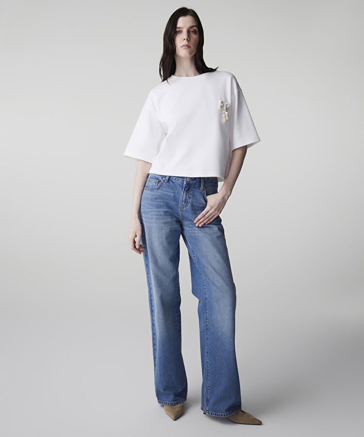 Suni inci aksesuarlı tişört — photo 2