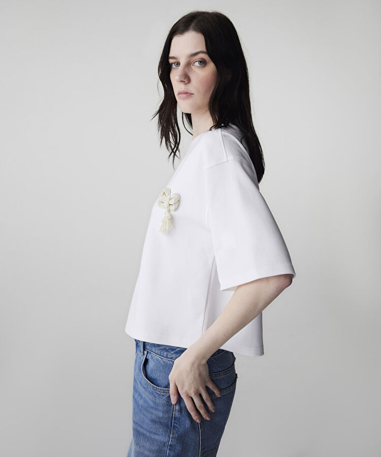 Suni inci aksesuarlı tişört — photo 4