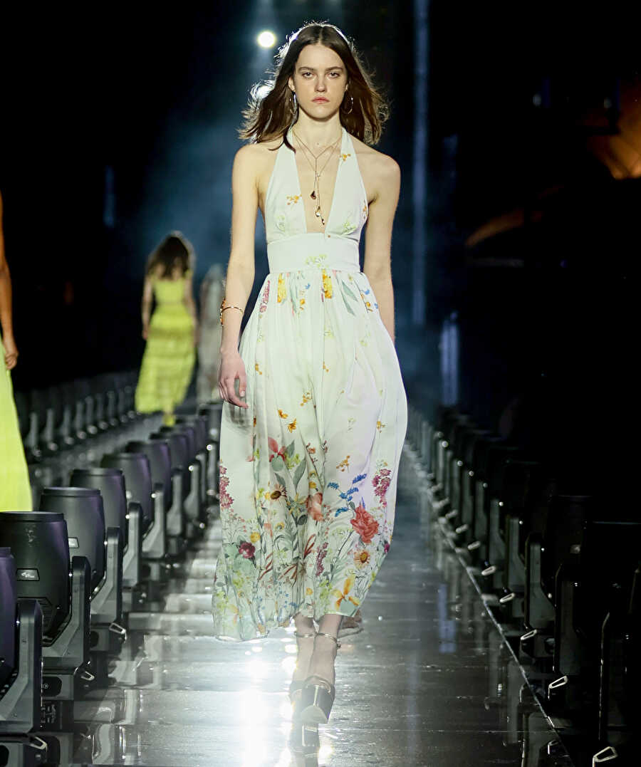 Look 10