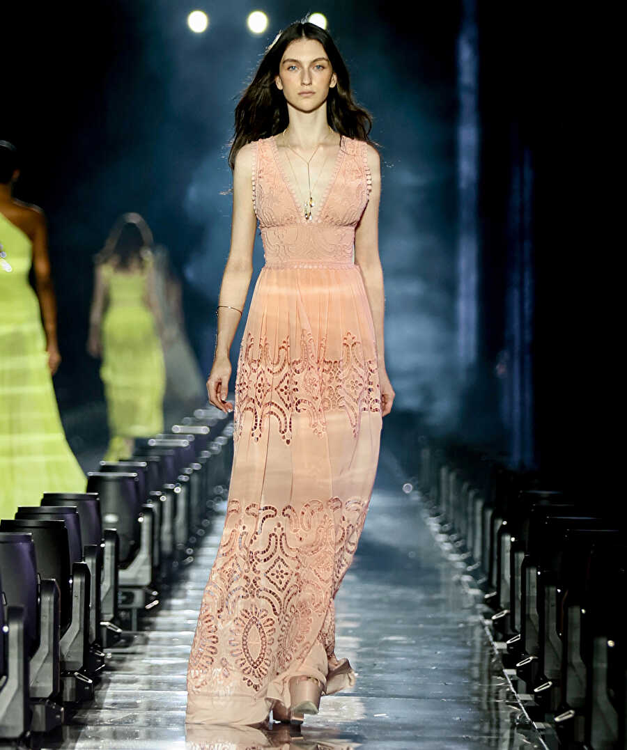 Look 11