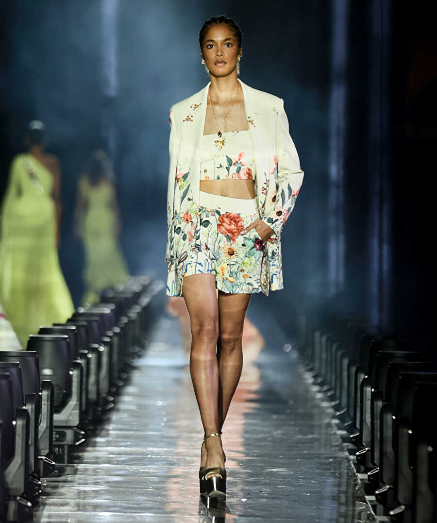 Look 12