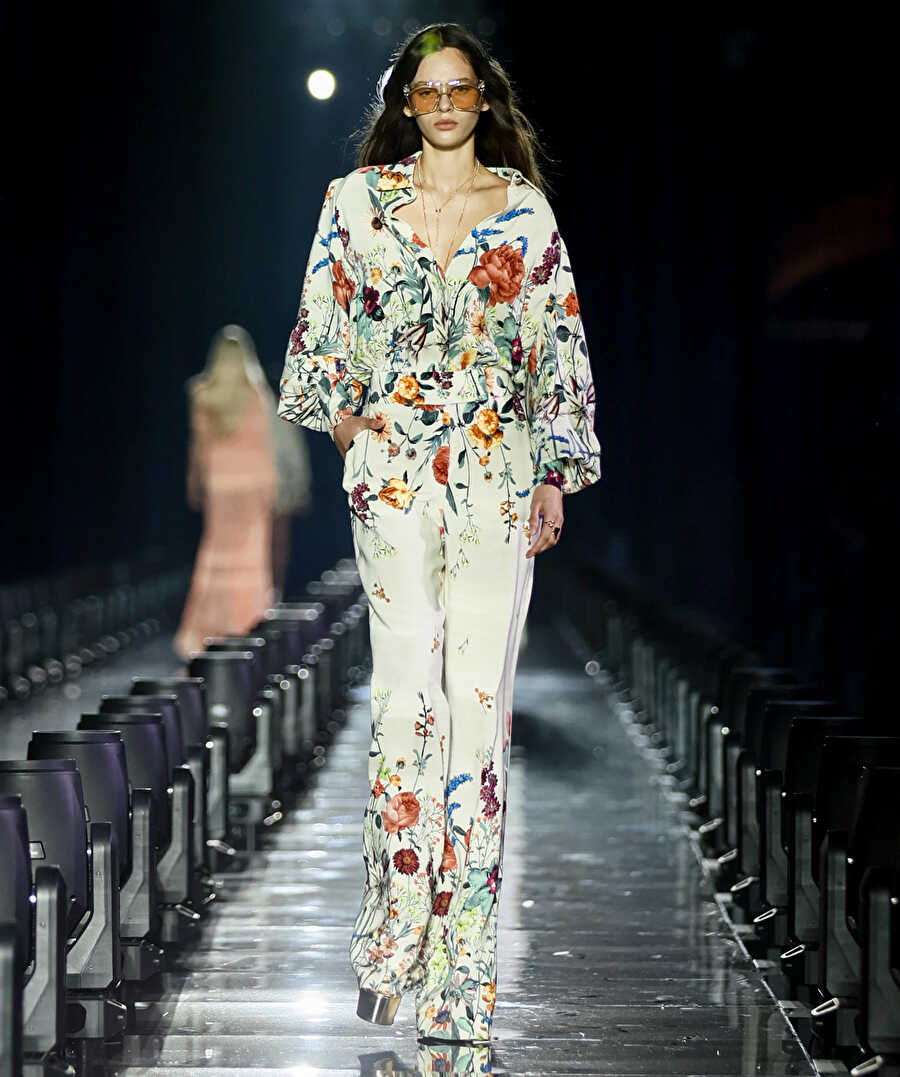 Look 15