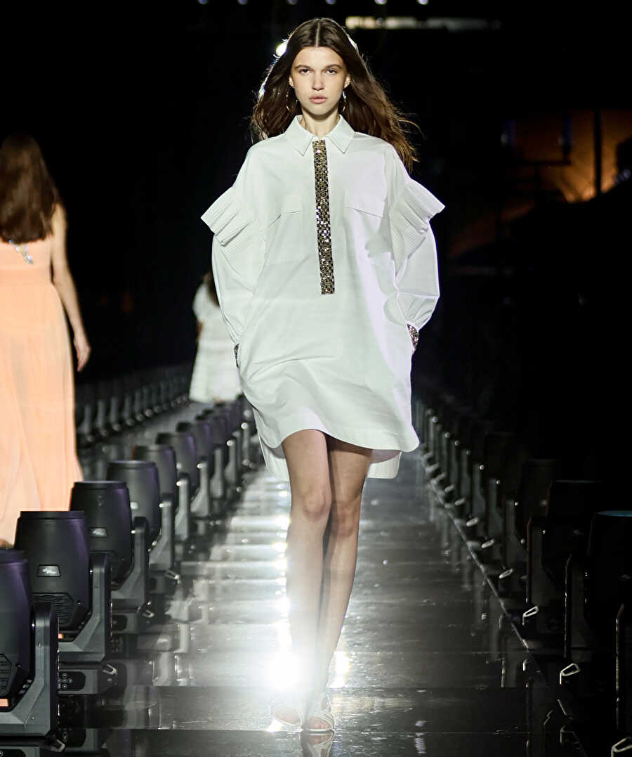 Look 18